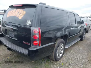2012 GMC Yukon XL Denali with VIN 1GKS2MEFXCR276620, listed as a IAAI auction lot 41910714 with 266,800 mi miles. Bid and sale history available at carsss.com. Image 4.