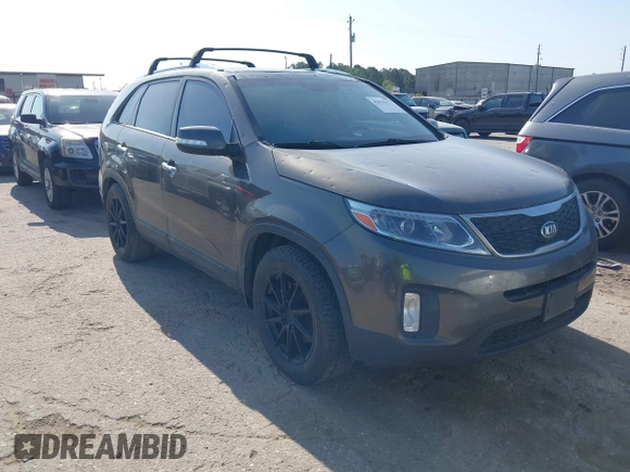 2015 Kia Sorento EX with VIN 5XYKU4A77FG555269, listed as a IAAI auction lot 42014317 with 168,218 mi miles and . Bid and sale history available at carsss.com. Image 1.