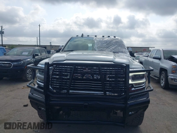 2022 Ram 2500 Laramie with VIN 3C6UR5FL3NG310109, listed as a IAAI auction lot 42169544 with 88,817 mi miles. Bid and sale history available at carsss.com. Image 12.
