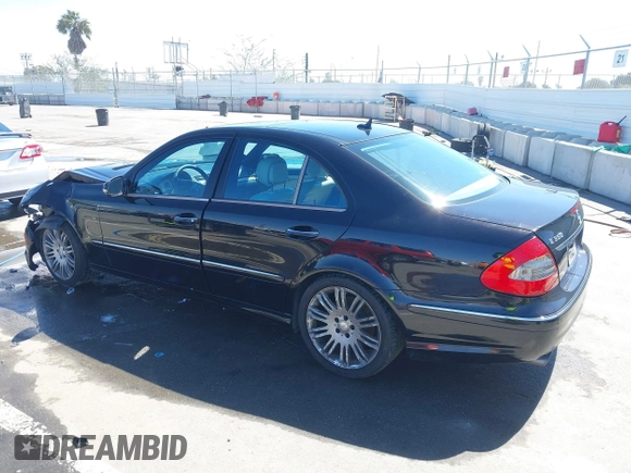 2007 Mercedes-Benz E 350 z VIN WDBUF56XX7B066912, wystawiony jako IAAI lot #41818878 z przebiegiem Nie podano mil oraz . Historia ofert i sprzedaży dostępna na DreamBid. Obrazek 3.
