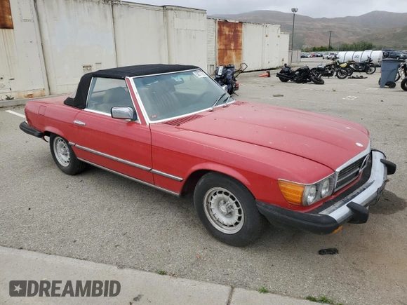 1985 Mercedes-Benz 380 z VIN WDBBA45C9FA017476, wystawiony jako Copart lot #58777585 z przebiegiem 135 805 mil mil oraz Szkoda całkowita • Salvage title. Historia ofert i sprzedaży dostępna na DreamBid. Obrazek 4.