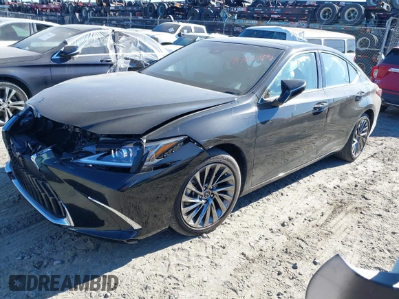 2024 Lexus ES 350 Luxury z VIN 58AEZ1B11RU179019, wystawiony jako IAAI lot #41286693 z przebiegiem 13 704 mil mil oraz . Historia ofert i sprzedaży dostępna na DreamBid. Obrazek 17.