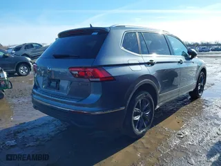 2022 Volkswagen Tiguan SE with VIN 3VV2B7AXXNM175448, listed as a IAAI auction lot 41604877 with 24,587 mi miles. Bid and sale history available at carsss.com. Image 4.