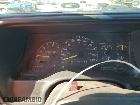 1999 GMC Sierra 1500 z VIN 1GTGC24RXXR721667, wystawiony jako Copart lot #58575985 z przebiegiem 201 752 mil mil oraz Czysty tytuł • Clean title. Historia ofert i sprzedaży dostępna na DreamBid. Obrazek 9.