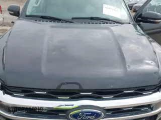 2024 Ford Expedition Limited with VIN 1FMJU2A87REA45005, listed as a IAAI auction lot 41877137 with 27,787 mi miles. Bid and sale history available at carsss.com. Image 6.