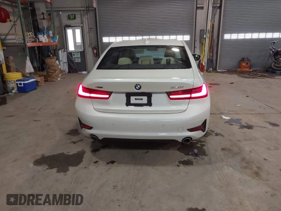 2021 BMW 3 Series 330i xDrive with VIN 3MW5R7J01M8C07735, listed as a IAAI auction lot 41570956 with 70,915 mi miles and . Bid and sale history available at carsss.com. Image 17.