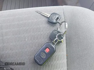 2005 Toyota Camry LE z VIN 4T1BE30K85U532198, wystawiony jako IAAI lot #42409116 z przebiegiem 195 153 mil mil oraz . Historia ofert i sprzedaży dostępna na DreamBid. Obrazek 11.