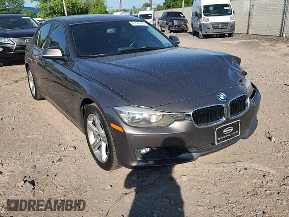2013 BMW 3 Series 328i xDrive z VIN WBA3B5G53DNS02777, wystawiony jako Copart lot #61685255 z przebiegiem 187 559 mil mil oraz Szkoda całkowita • Salvage title. Historia ofert i sprzedaży dostępna na DreamBid. Obrazek 13.