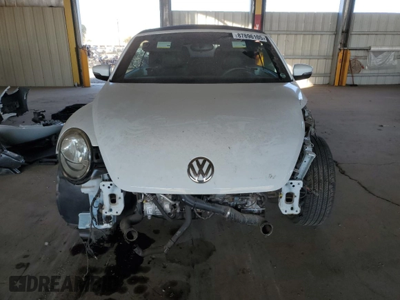 2015 Volkswagen Beetle 1.8T with VIN 3VW517AT3FM800881, listed as a Copart auction lot 87896105 with 30,315 mi miles and Salvage title. Bid and sale history available at DreamBid. Image 5.
