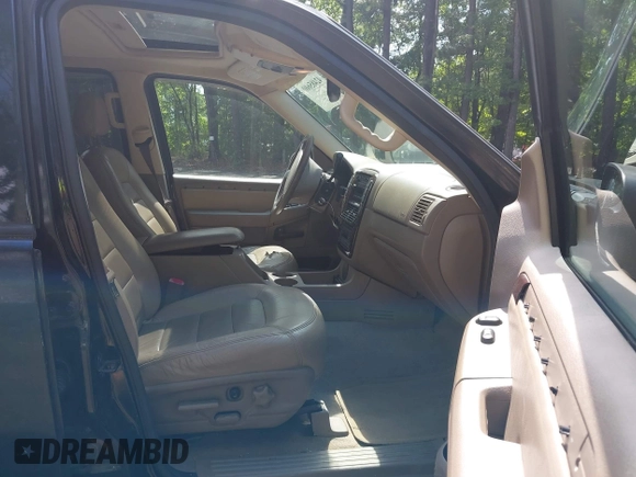 2003 Ford Explorer z VIN 1FMZU65K33UC42721, wystawiony jako IAAI lot #42485600 z przebiegiem 196 235 mil mil oraz . Historia ofert i sprzedaży dostępna na DreamBid. Obrazek 5.