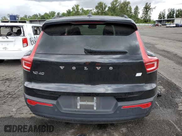 2022 Volvo XC40 Twin Plus z VIN YV4ED3UR3N2713780, wystawiony jako Copart lot #58767174 z przebiegiem 23 486 mil mil oraz Szkoda całkowita • Salvage title. Historia ofert i sprzedaży dostępna na DreamBid. Obrazek 6.