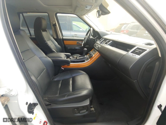 2011 Land Rover Range Rover Sport HSE with VIN SALSF2D45BA266832, listed as a Copart auction lot 54013985 with 156,397 mi miles and Clean Title. Bid and sale history available at carsss.com. Image 5.