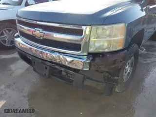2008 Chevrolet Silverado 1500 Work Truck with VIN 1GCEC19C98Z329187, listed as a IAAI auction lot 41995593 with 139,172 mi miles. Bid and sale history available at carsss.com. Image 6.