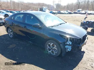 2021 Kia Forte FE with VIN 3KPF24AD1ME326593, listed as a IAAI auction lot 41816413 with 40,938 mi miles and . Bid and sale history available at carsss.com. Image 1.