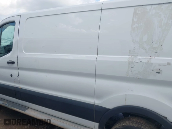 2018 Ford Transit z VIN 1FTYR1ZM6JKA46555, wystawiony jako IAAI lot #42712487 z przebiegiem 212 238 mil mil oraz . Historia ofert i sprzedaży dostępna na DreamBid. Obrazek 14.