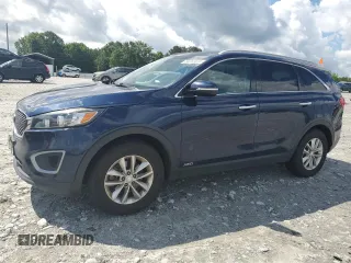 2017 Kia Sorento LX z VIN 5XYPGDA37HG293556, wystawiony jako Copart lot #56965915 z przebiegiem 126 136 mil mil oraz Czysty tytuł • Clean title. Historia ofert i sprzedaży dostępna na DreamBid. Obrazek 1.