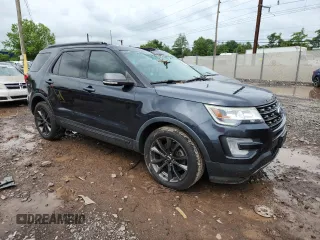 2017 Ford Explorer XLT z VIN 1FM5K8D85HGC44398, wystawiony jako Copart lot #62710735 z przebiegiem 66 978 mil mil oraz Szkoda całkowita • Salvage title. Historia ofert i sprzedaży dostępna na DreamBid. Obrazek 4.