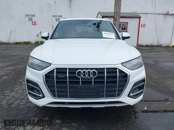 2021 Audi Q5 Prestige with VIN WA1CAAFY8M2099653, listed as a IAAI auction lot 41903022 with 27,611 mi miles. Bid and sale history available at carsss.com. Image 12.