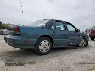 1997 Oldsmobile Cutlass Supreme S z VIN 1G3WH52MXVF317238, wystawiony jako Copart lot #53523905 z przebiegiem 135 925 mil mil oraz Szkody całkowita. Historia ofert i sprzedaży dostępna na DreamBid. Obrazek 3.