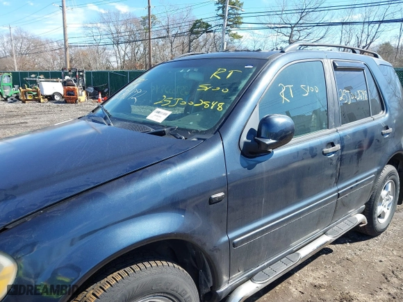 2000 Mercedes-Benz M-Class with VIN 4JGAB54E8YA148786, listed as a IAAI auction lot 41831892 with 999,999 mi miles. Bid and sale history available at carsss.com. Image 6.