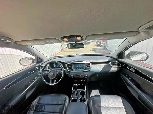 2018 Kia Sorento EX with VIN 5XYPH4A58JG399034, listed as a Copart auction lot 62614475 with 216,483 mi miles and Clean title. Bid and sale history available at DreamBid. Image 9.