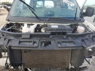 2022 GMC Savana Cargo z VIN 1GTW7AFP6N1143245, wystawiony jako Copart lot #46677755 z przebiegiem Nie podano mil oraz Tytuł czysty. Historia ofert i sprzedaży dostępna na DreamBid. Obrazek 11.