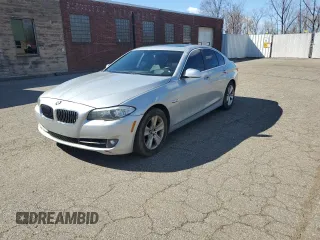 2013 BMW 5 Series 528i xDrive with VIN WBAXH5C55DDW13769, listed as a Copart auction lot 50942695 with 161,554 mi miles and Clean Title. Bid and sale history available at carsss.com. Image 1.