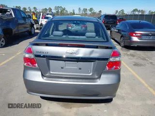 2008 Chevrolet Aveo LT z VIN KL1TG56648B177918, wystawiony jako IAAI lot #41575526 z przebiegiem 178 725 mil mil oraz . Historia ofert i sprzedaży dostępna na DreamBid. Obrazek 16.