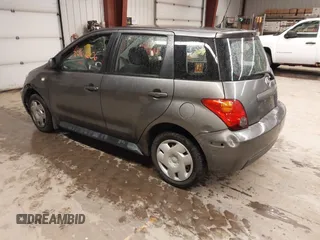 2004 Scion xA z VIN JTKKT624540072524, wystawiony jako IAAI lot #41862606 z przebiegiem 141 147 mil mil oraz . Historia ofert i sprzedaży dostępna na DreamBid. Obrazek 3.