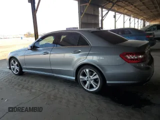 2013 Mercedes-Benz E 350 Luxury z VIN WDDHF5KB9DA683237, wystawiony jako Copart lot #65472505 z przebiegiem 135 380 mil mil oraz Czysty tytuł • Clean title. Historia ofert i sprzedaży dostępna na DreamBid. Obrazek 2.