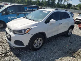 2020 Chevrolet Trax LT z VIN KL7CJLSB0LB033791, wystawiony jako Copart lot #61404055 z przebiegiem 58 044 mil mil oraz Szkoda całkowita • Salvage title. Historia ofert i sprzedaży dostępna na DreamBid. Obrazek 1.