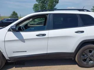2016 Jeep Cherokee Sport z VIN 1C4PJMAB6GW375028, wystawiony jako IAAI lot #42688551 z przebiegiem 116 406 mil mil oraz . Historia ofert i sprzedaży dostępna na DreamBid. Obrazek 15.