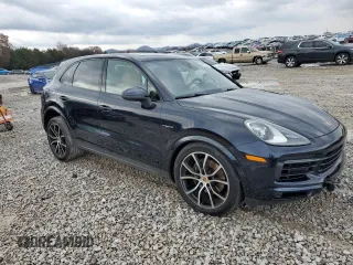 2021 Porsche Cayenne E-Hybrid with VIN WP1AE2AY2MDA24237, listed as a Copart auction lot 84265914 with 41,987 mi miles and Salvage title. Bid and sale history available at DreamBid. Image 4.