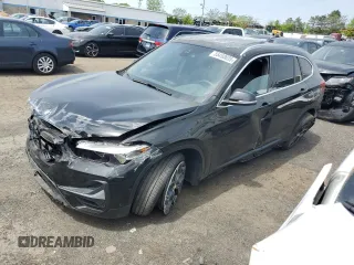 2021 BMW X1 xDrive28i z VIN WBXJG9C07M5S53523, wystawiony jako Copart lot #55450635 z przebiegiem 29 539 mil mil oraz Szkoda całkowita • Salvage title. Historia ofert i sprzedaży dostępna na DreamBid. Obrazek 1.