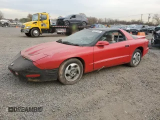 1994 Pontiac Firebird Firebird z VIN 2G2FS22S8R2211980, wystawiony jako Copart lot #80828524 z przebiegiem Nie podano mil oraz Czysty tytuł • Clean title. Historia ofert i sprzedaży dostępna na DreamBid. Obrazek 1.