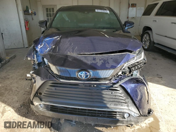 2024 Toyota Venza LE with VIN JTEAAAAH3RJ154278, listed as a Copart auction lot 61733824 with 13,398 mi miles and Salvage Title. Bid and sale history available at carsss.com. Image 5.
