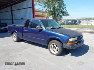 2001 Chevrolet S-10 LS with VIN 1GCCS19W018176716, listed as a IAAI auction lot 42035325 with 208,739 mi miles and . Bid and sale history available at DreamBid. Image 1.