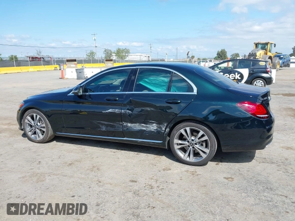 2019 Mercedes-Benz C 300 z VIN 55SWF8DB0KU307190, wystawiony jako IAAI lot #42064216 z przebiegiem 152 907 mil mil oraz . Historia ofert i sprzedaży dostępna na DreamBid. Obrazek 6.