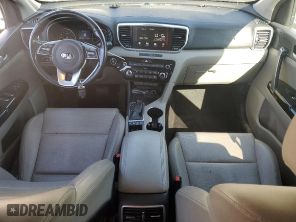 2020 Kia Sportage EX z VIN KNDPNCAC3L7726392, wystawiony jako Copart lot #50159635 z przebiegiem 72 451 mil mil oraz Szkoda całkowita • Salvage title. Historia ofert i sprzedaży dostępna na DreamBid. Obrazek 8.