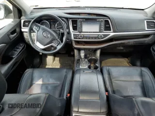 2017 Toyota Highlander Limited with VIN 5TDDZRFH4HS449506, listed as a Copart auction lot 60655085 with 109,494 mi miles and Salvage title. Bid and sale history available at DreamBid. Image 8.