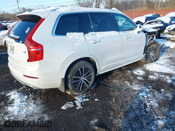2020 Volvo XC90 Momentum with VIN YV4102PK5L1588674, listed as a IAAI auction lot 41381941 with 26 mi miles. Bid and sale history available at carsss.com. Image 4.