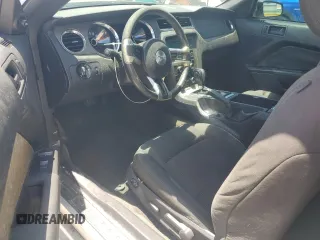 2014 Ford Mustang V6 with VIN 1ZVBP8EM6E5280254, listed as a Copart auction lot 61367625 with 81,346 mi miles and Salvage title. Bid and sale history available at DreamBid. Image 8.