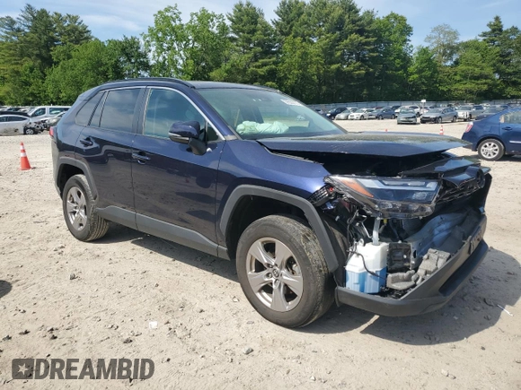 2022 Toyota RAV4 XLE with VIN 2T3P1RFV2NW275195, listed as a Copart auction lot 59655775 with 43,329 mi miles and Salvage title. Bid and sale history available at DreamBid. Image 4.