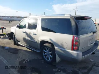 2007 GMC Yukon XL z VIN 1GKFK668X7J319869, wystawiony jako IAAI lot #41681597 z przebiegiem 154 318 mil mil oraz . Historia ofert i sprzedaży dostępna na DreamBid. Obrazek 3.
