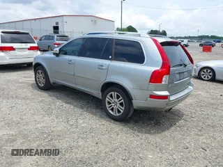 2013 Volvo XC90 Premier Plus z VIN YV4952CY2D1668000, wystawiony jako IAAI lot #42514229 z przebiegiem 173 123 mil mil oraz . Historia ofert i sprzedaży dostępna na DreamBid. Obrazek 3.