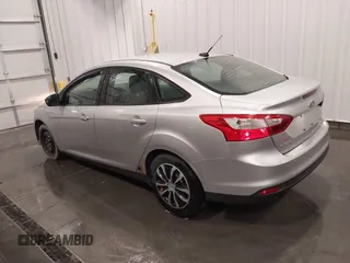 2012 Ford Focus SE with VIN 1FAHP3F24CL217049, listed as a IAAI auction lot 41825450 with 86,573 mi miles. Bid and sale history available at carsss.com. Image 3.