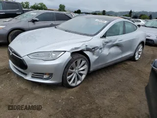 2013 Tesla Model S with VIN 5YJSA1CG5DFP17344, listed as a Copart auction lot 53563905 with 143,382 mi miles and Salvage Title. Bid and sale history available at carsss.com. Image 1.