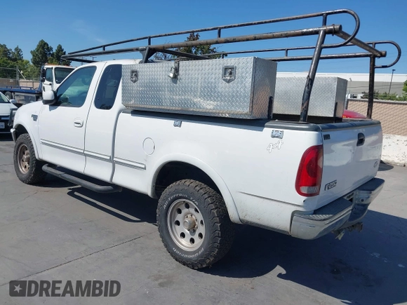 1998 Ford F-250 z VIN 1FTPX28LXWKA99251, wystawiony jako IAAI lot #42351591 z przebiegiem 288 994 mil mil oraz . Historia ofert i sprzedaży dostępna na DreamBid. Obrazek 3.