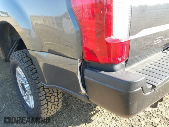 2018 Ford Super Duty F-250 SRW XL with VIN 1FT7W2B64JEC34849, listed as a IAAI auction lot 41970883 with 191,631 mi miles. Bid and sale history available at carsss.com. Image 6.