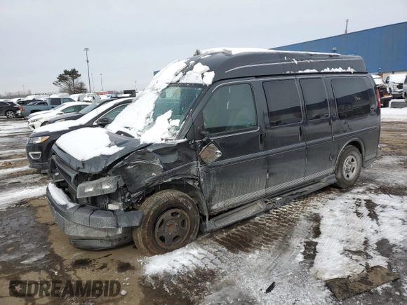 2004 GMC Savana Cargo Van YF7 Upfitter with VIN 1GDFG15T341158486, listed as a Copart auction lot 44568515 with 0 mi miles and Clean Title. Bid and sale history available at carsss.com. Image 1.